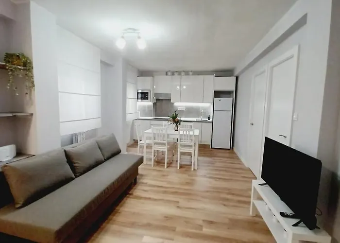 Quiet Near The Pilar Daire *