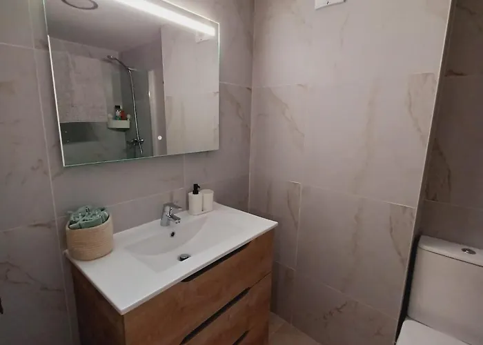 Quiet Near The Pilar Daire Zaragoza