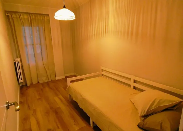 Quiet Near The Pilar Daire Zaragoza