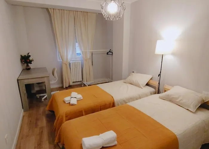 Daire Quiet Near The Pilar